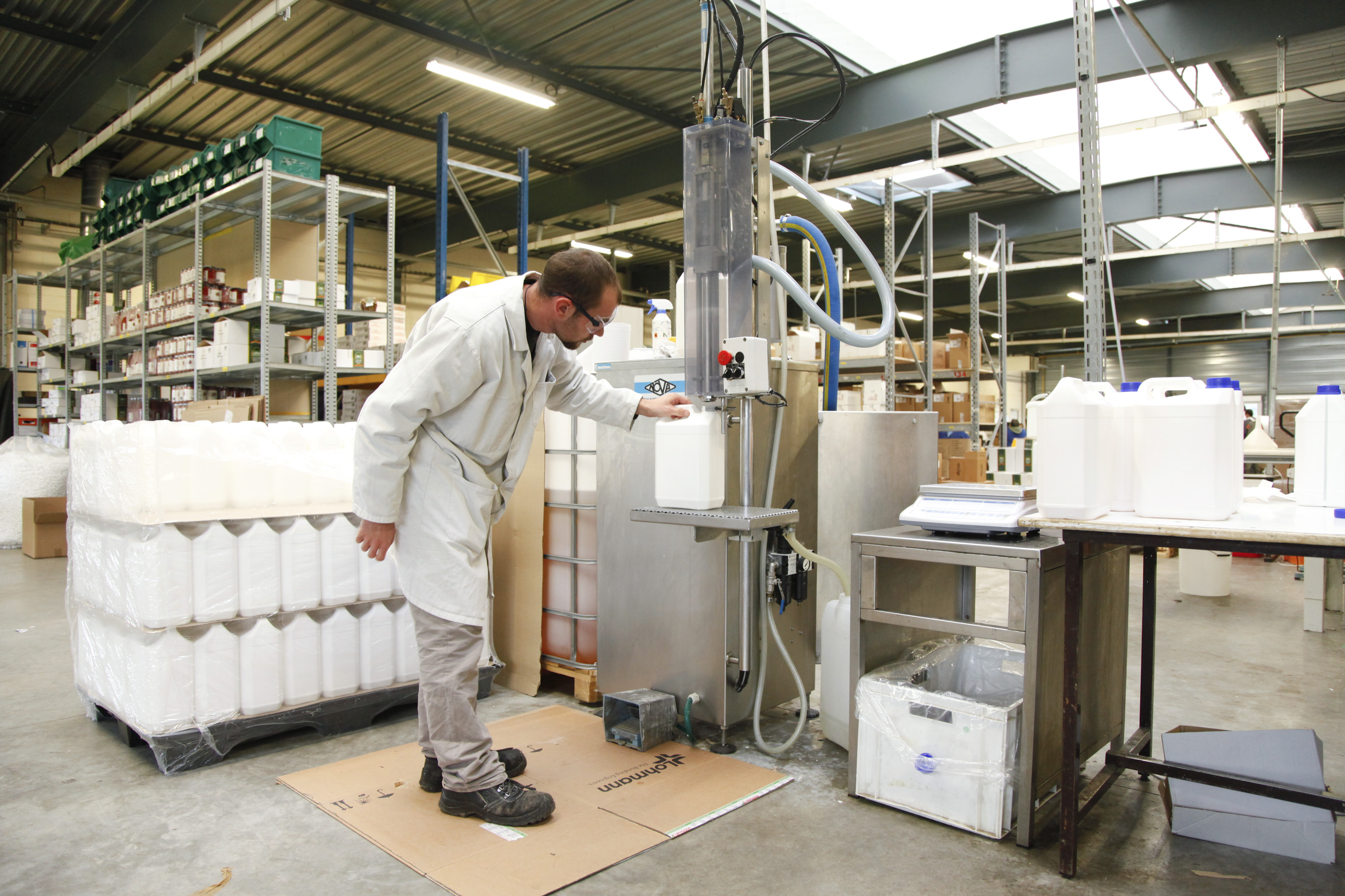 ESAT Les Ateliers des Rives de L'Eure (Val de Reuil)- Fabrication et remplissage produits d'entretien